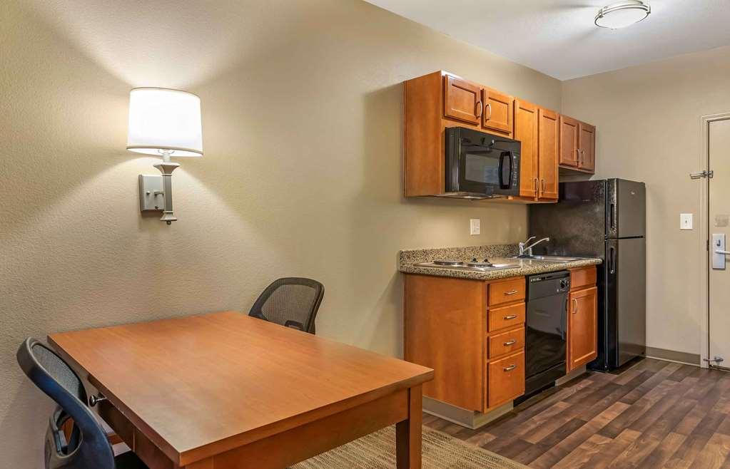Extended Stay America Suites - Bakersfield - Chester Lane Room photo
